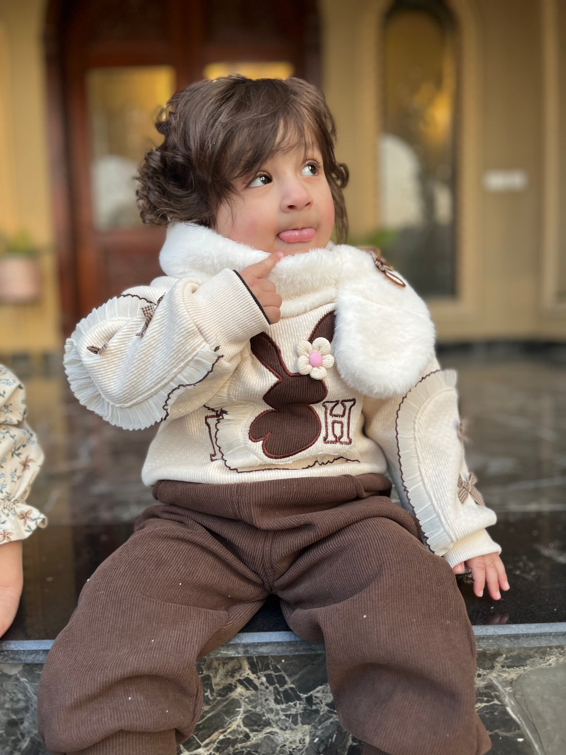 3‑Piece Girls Scarf Set – White & Brown